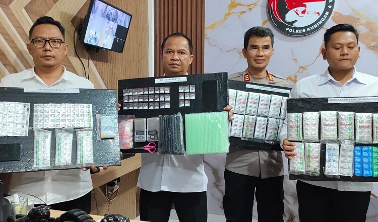 Satresnarkoba Ringkus 5 Tersangka Kasus Sabu 7 Gram Asal Ciwaru