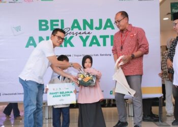 Kang DS Ajak 100 Anak Yatim Belanja Baju Lebaran
