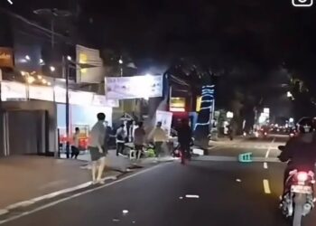 Duhh…Pelajar SMAN 5 Bandung Tewas Tergeletak di Jalan Cihampelas, Diduga Jadi Korban Tawuran