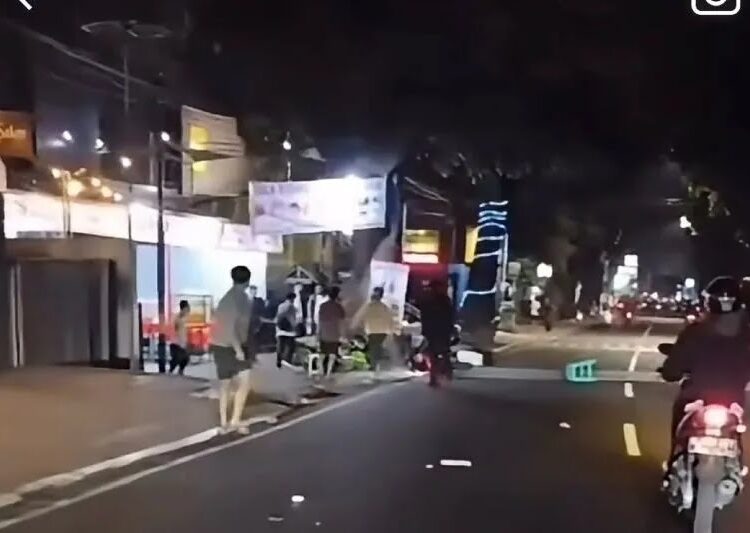 Duhh…Pelajar SMAN 5 Bandung Tewas Tergeletak di Jalan Cihampelas, Diduga Jadi Korban Tawuran