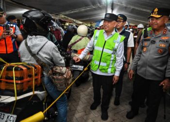 Menhub Tinjau Tiga Pelabuhan di Banten, Pastikan Penyeberangan Jawa-Sumatera Lancar Jelang Arus Mudik