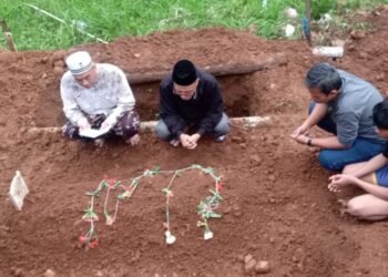 Jasad Pasutri Korban Banjir di Cianjur Akhirnya Dimakamkan di TPU Cikoneng Cibiru Wetan