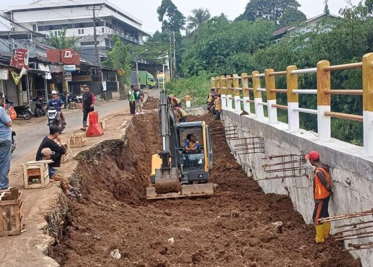 Pemkab Bogor Percepat Perbaikan Jalan Longsor Cikampak–Gunung Bunder