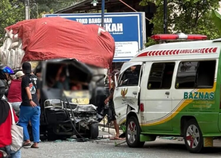 Ambulans Baznas Tabrak Pick Up di Cikembar Sukabumi, Sejumlah Orang Terluka