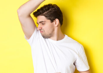 Awas Bikin Ilfeel! Ini Penyebab Bau Ketiak yang Menyengat