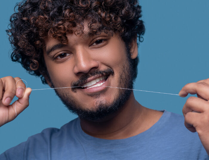 Cek Deretan Manfaat Benang Gigi, Masih Sering Disepelekan!
