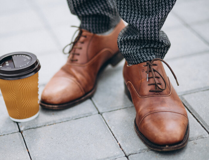 Jangan Galau! Gini Cara Mengatasi Sepatu Kebesaran Supaya Nyaman Dipakai