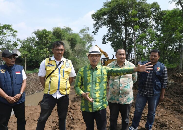 Digarap Secara Pentahelix, KDS Tinjau Progres Normalisasi Sungai Cisunggalah