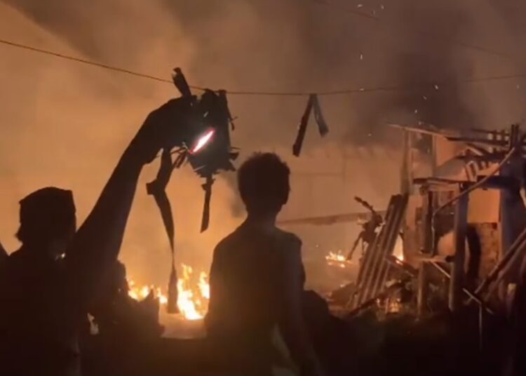 Kebakaran di Cimanggung, 1 Lansia  Tewas, 3 Rumah dan 3 Motor Hangus