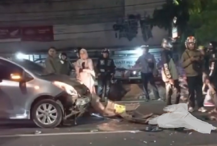 Lakalantas Flyover Kiaracondong, Satu Mobil Rusak Berat