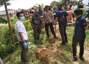 Gempar, Bayi Perempuan Ditemukan  Mengambang di Sungai Citarik Rancaekek