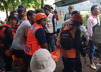 Melis Pulang Mancing Tenggelam dan Terseret Air Deras Cisanggarung
