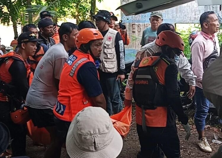 Melis Pulang Mancing Tenggelam dan Terseret Air Deras Cisanggarung