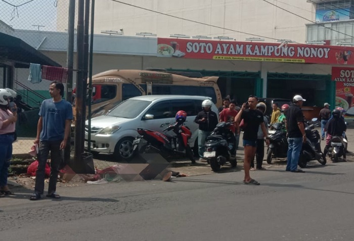 Tabrakan Maut Elf vs Motor di Rancabango, 1 Tewas di Tempat, 1 Kritis