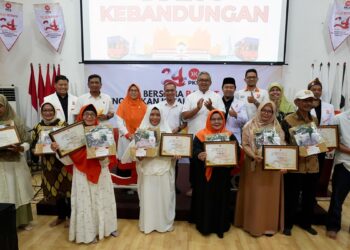 PKS Kota Bandung Beri Kado untuk Wali Kota pada Momentum Milad ke-24