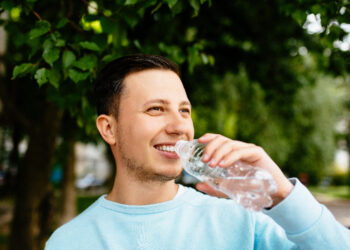 Pasti Pernah Ngerasain, Ini Tanda Tubuh Kurang Minum Air Putih