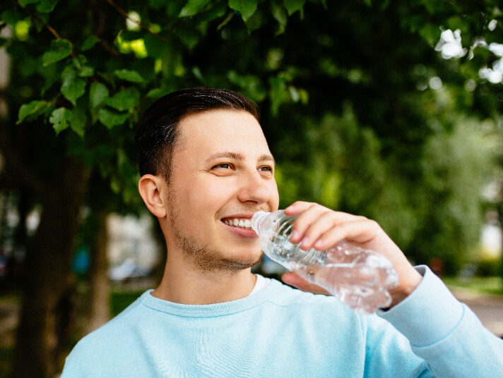 Pasti Pernah Ngerasain, Ini Tanda Tubuh Kurang Minum Air Putih