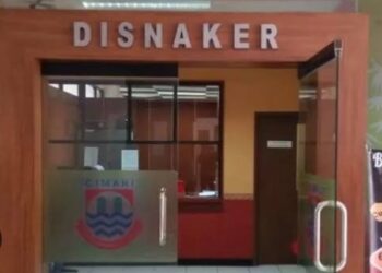 Ungkap Dugaan Korupsi, Kejari Cimahi Bawa Dua Koper Dokumen dari Dinas Tenaga Kerja