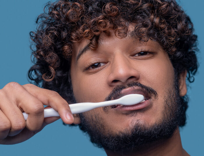 Sering Dianggap Sepele, Ini Dampak Buruk Jarang Sikat Gigi!