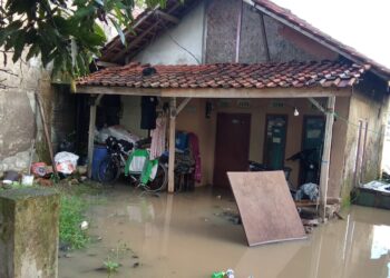 Sungai Citarik dan Cikeruh “Mudal”, Ratusan Rumah di Rancaekek Pagi Ini Terendam Banjir