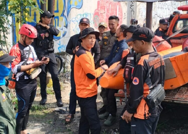 Pria Muda Ceburkan Diri ke Sungai Citarum Usai Bertengkar dengan Istrinya