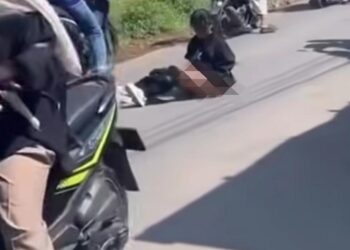 Wanita Muda Curi Beras Terekam Kamera CCTV, Bukannya Kabur Malah Buka Celana di Tengah Jalan