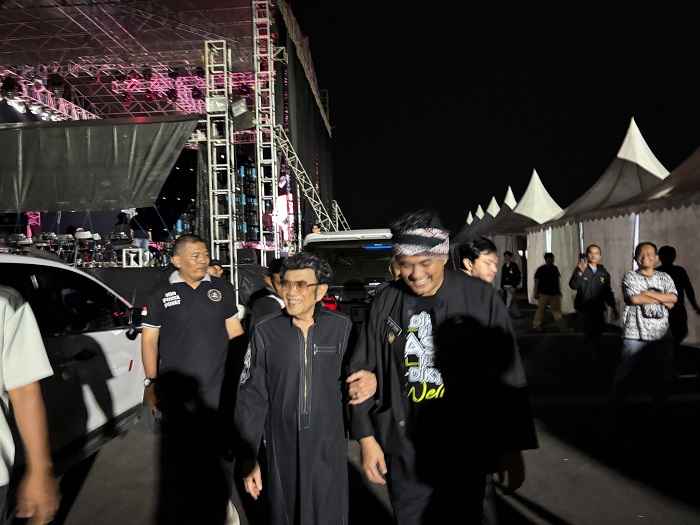 Diky Candranegara Sambut H Rhoma Irama di Lanud, Tasikmalaya: Sebuah Pertemuan yang Mengharukan