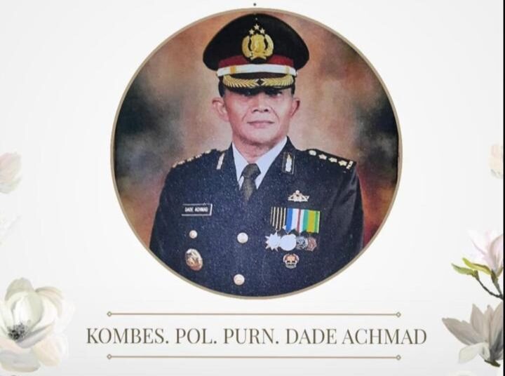 In Memoriam Dade Akhmad, Mantan Kadispen Polda Jabar : “Deukeut, Gaul jeung Picontoeun”