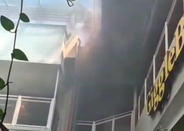 Gas Bocor, Dapur Restoran Giggle Box Cihampelas Walk Bandung Terbakar
