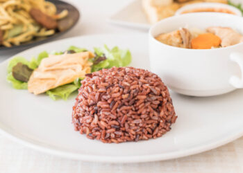 Cek Deretan Manfaat Nasi Merah, Masih Banyak yang Belum Tahu