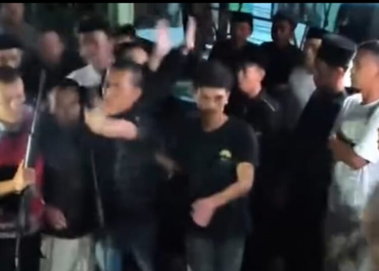 Diduga Cabuli Santriwati, Pimpinan Ponpes di Samarang Ditangkap Polisi 1 Diduga Cabuli Santriwati, Pimpinan Ponpes di Samarang Ditangkap Polisi