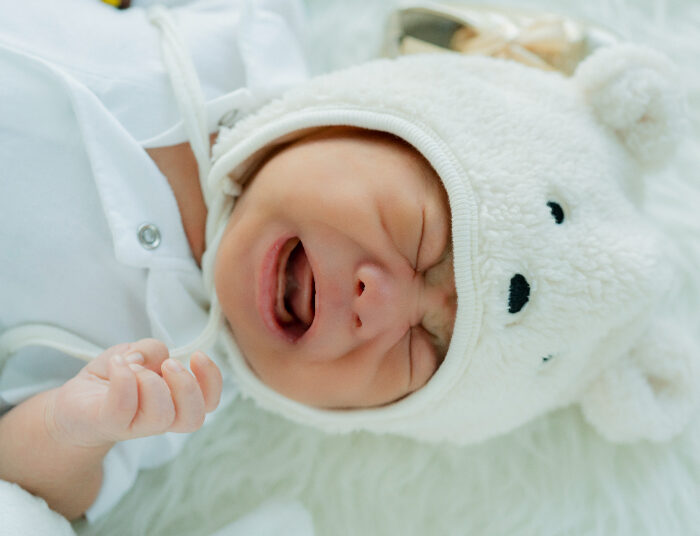 Gak Usah Khawatir! Gini Cara Mengatasi Bayi Cegukan dengan Mudah