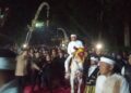 Ribuan Warga Tumpah Ruah Sambut Gubernur Dedi Mulyadi Berkuda Putih dalam Kirab Sunda di Tasikmalaya