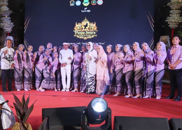 Guru Perempuan Ciamis Juara 1 Paduan Suara se-Jawa Barat, Harumkan Nama Tatar Galuh 1 Guru Perempuan Ciamis Juara 1 Paduan Suara se-Jawa Barat, Harumkan Nama Tatar Galuh