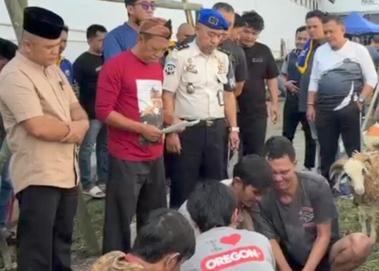 Lapas Kelas IIB Tasikmalaya Sembelih 2 Sapi, 4 Kambing, dan 1 Embe, Dagingnya Disalurkan untuk Warga Miskin 1 Lapas Kelas IIB Tasikmalaya Sembelih 2 Sapi, 4 Kambing, dan 1 Embe, Dagingnya Disalurkan untuk Warga Miskin