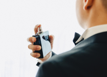 Ini Dampak Buruk Terlalu Sering Pakai Parfum, Masih Banyak yang Gak Tahu!