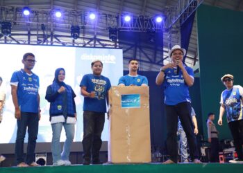 Persib Raih Bintang Lima, KDS Sebut Kebanggaan Warga Jawa Barat 7 Persib Raih Bintang Lima, KDS Sebut Kebanggaan Warga Jawa Barat