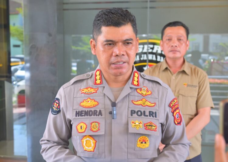 Polda Jabar Imbau Masyarakat Tak Membuat dan Menyebarkan Konten “Teror Pocong" 1 Polda Jabar Imbau Masyarakat Tak Membuat dan Menyebarkan Konten “Teror Pocong”