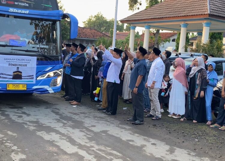 Kemenhaj Majalengka Lepas Kloter Terakhir Haji 2026, Ingatkan Jemaah Antisipasi Serangan Panas 1 Kemenhaj Majalengka Lepas Kloter Terakhir Haji 2026, Ingatkan Jemaah Antisipasi Serangan Panas