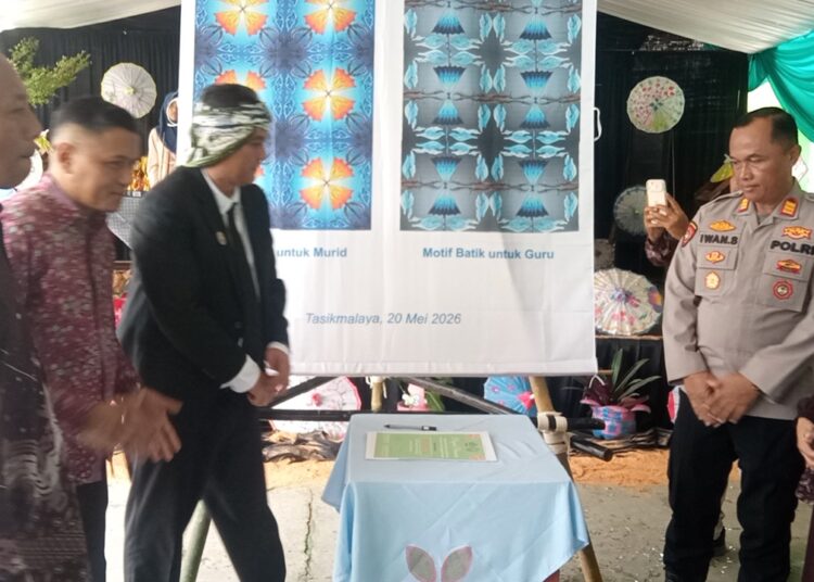 MTsN 3 Kota Tasikmalaya Luncurkan 2 Motif Batik, Simbol Semangat Generasi Muda Menuju Indonesia Emas di Harkitnas ke-118 1 MTsN 3 Kota Tasikmalaya Luncurkan 2 Motif Batik, Simbol Semangat Generasi Muda Menuju Indonesia Emas di Harkitnas ke-118