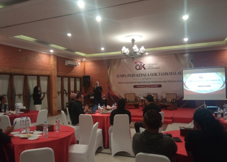 Perang Melawan Pinjol Ilegal dan Investasi Bodong, OJK Tasikmalaya Gandeng Media Perkuat Literasi Keuangan 1 Perang Melawan Pinjol Ilegal dan Investasi Bodong, OJK Tasikmalaya Gandeng Media Perkuat Literasi Keuangan