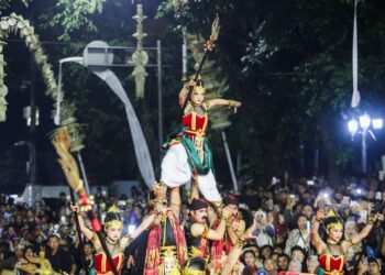 Ribuan Warga Saksikan Kirab Milangkala Tatar Sunda 2 Ribuan Warga Saksikan Kirab Milangkala Tatar Sunda