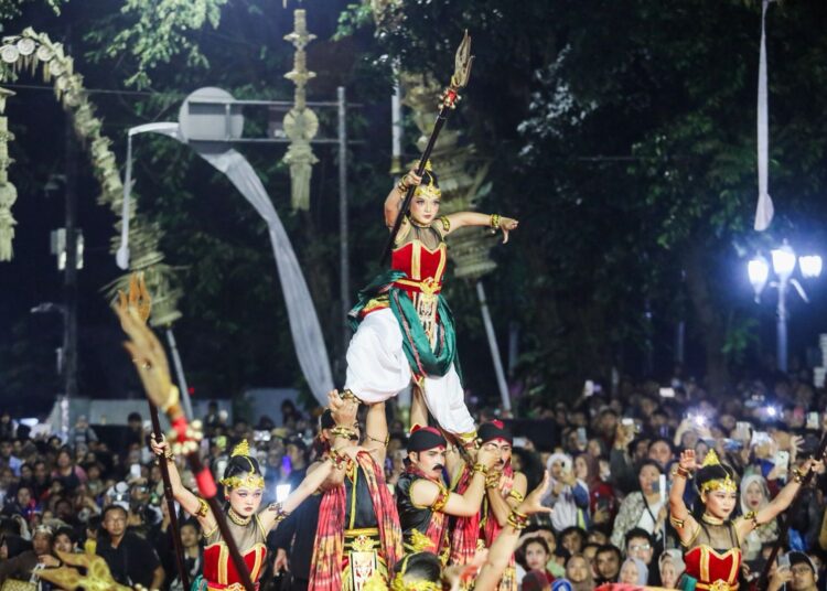 Ribuan Warga Saksikan Kirab Milangkala Tatar Sunda 1 Ribuan Warga Saksikan Kirab Milangkala Tatar Sunda