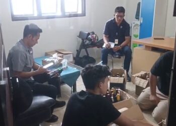 Gudang Miras Ilegal Digerebek, 1000 Botol Siap Edar untuk Nobar Persib Disita