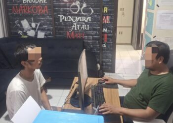 Satresnarkoba Polres Garut Bekuk MI Pengedar Sabu, 31 Paket Siap Edar Berhasil Diamankan 8 Satresnarkoba Polres Garut Bekuk MI Pengedar Sabu, 31 Paket Siap Edar Berhasil Diamankan