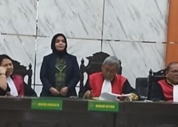 Politikus dan Pengusaha Erwin Aksa Absen Dalam Sidang Gugatan 20 M di Pengadilan Negeri Bandung 2 Politikus dan Pengusaha Erwin Aksa Absen Dalam Sidang Gugatan 20 M di Pengadilan Negeri Bandung