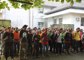 Dijanjikan Dapat Reward, 116 Sukwan Petugas Kebersihan Datang Menagih Janji Pejabat! 2 Dijanjikan Dapat Reward, 116 Sukwan Petugas Kebersihan Datang Menagih Janji Pejabat!