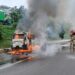 Korsleting, Toyota Vellfire Ini Hangus Terbakar di KM 88 Tol Cipularang 9 Korsleting, Toyota Vellfire Ini Hangus Terbakar di KM 88 Tol Cipularang