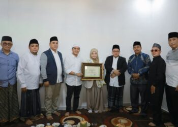 Bupati KDS Komit Dukung Pesantren : UU Sudah Ada, Tinggal Kejelasan Pembagian Kewenangan 1 Bupati KDS Komit Dukung Pesantren : UU Sudah Ada, Tinggal Kejelasan Pembagian Kewenangan