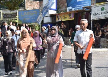 Semarak Pesta Dadung dan 1.000 Kentongan di Bukit Mayasih Warnei Seren Taun 5 Semarak Pesta Dadung dan 1.000 Kentongan di Bukit Mayasih Warnei Seren Taun